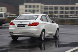 2012款长安逸动1.6L手动尊贵型舟山试驾