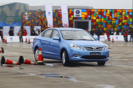 2012款长安逸动1.6L手动尊贵型舟山试驾