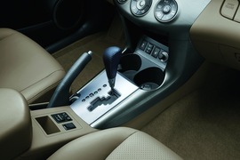 2012款一汽丰田RAV4炫装版