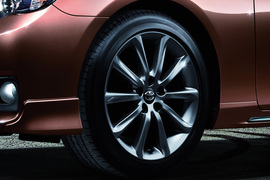 2012款一汽丰田锐志炫装版