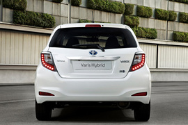 2013款丰田雅力士Hybrid