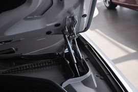 2012款华晨宝马523Li豪华型