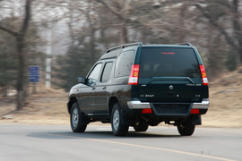 2010款郑州日产锐骐多功能商用车试驾