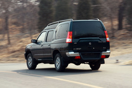 2010款郑州日产锐骐多功能商用车试驾