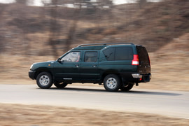 2010款郑州日产锐骐多功能商用车试驾