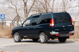 2010款郑州日产锐骐多功能商用车试驾