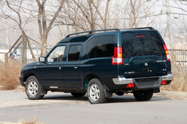 2010款郑州日产锐骐多功能商用车试驾