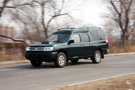 2010款郑州日产锐骐多功能商用车试驾