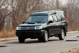 2010款郑州日产锐骐多功能商用车试驾