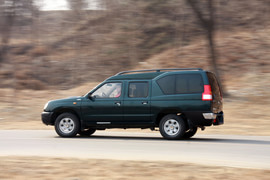 2010款郑州日产锐骐多功能商用车试驾