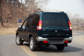 2010款郑州日产锐骐多功能商用车试驾