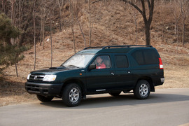 2010款郑州日产锐骐多功能商用车试驾