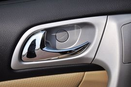 2011款长城哈弗H6绿静2.0T柴油精英型到店实拍