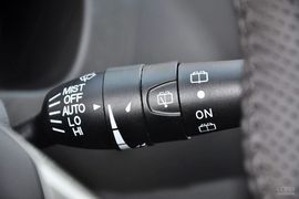 2011款长城哈弗H6绿静2.0T柴油精英型到店实拍