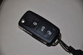 2012款斯柯达昊锐1.8TSI手动优雅版到店实拍