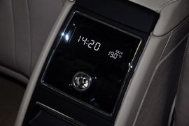 2012款斯柯达昊锐1.8TSI手动优雅版到店实拍