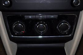 2012款斯柯达昊锐1.8TSI手动优雅版到店实拍