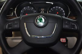 2012款斯柯达昊锐1.8TSI手动优雅版到店实拍