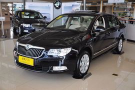 2012款斯柯达昊锐1.8TSI手动优雅版到店实拍