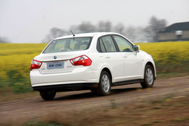 2012款启辰D50试驾