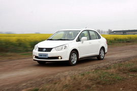 2012款启辰D50试驾