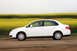 2012款启辰D50试驾