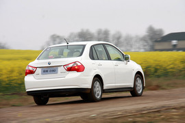 2012款启辰D50试驾