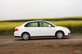 2012款启辰D50试驾