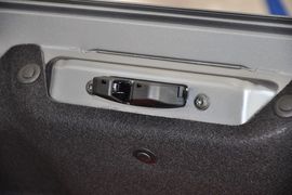 2010款标致307三厢1.6L手自一体舒适版到店实拍