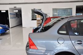 2010款标致307三厢1.6L手自一体舒适版到店实拍