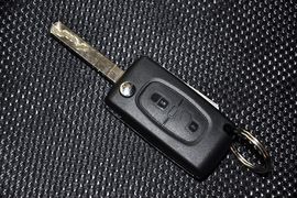 2010款标致307三厢1.6L手自一体舒适版到店实拍