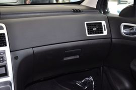 2010款标致307三厢1.6L手自一体舒适版到店实拍