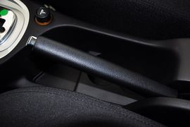 2010款标致307三厢1.6L手自一体舒适版到店实拍