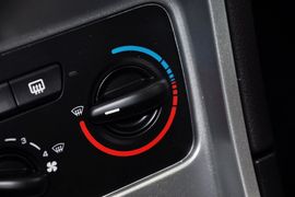 2010款标致307三厢1.6L手自一体舒适版到店实拍