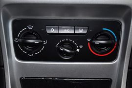 2010款标致307三厢1.6L手自一体舒适版到店实拍