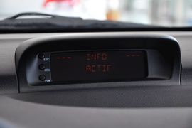 2010款标致307三厢1.6L手自一体舒适版到店实拍