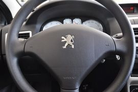 2010款标致307三厢1.6L手自一体舒适版到店实拍