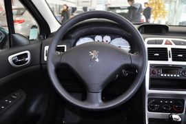 2010款标致307三厢1.6L手自一体舒适版到店实拍