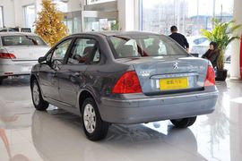 2010款标致307三厢1.6L手自一体舒适版到店实拍