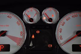 2012款标致307两厢1.6L手自一体舒适版到店实拍