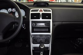 2012款标致307两厢1.6L手自一体舒适版到店实拍