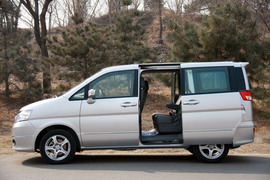 2012款郑州日产帅客2.0AT试驾