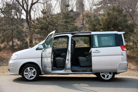 2012款郑州日产帅客2.0AT试驾