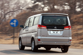 2012款郑州日产帅客2.0AT试驾