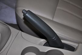 2012款东南菱悦1.5L手动豪华版