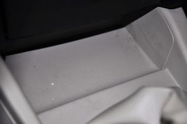 2012款东南菱悦1.5L手动豪华版