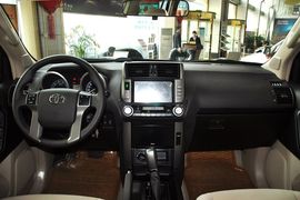   2010款丰田普拉多2.7L自动标准版（进口）到店实拍
