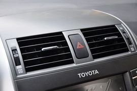 2012款一汽丰田卡罗拉1.6L