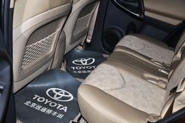 2012款丰田RAV4