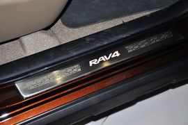 2012款丰田RAV4